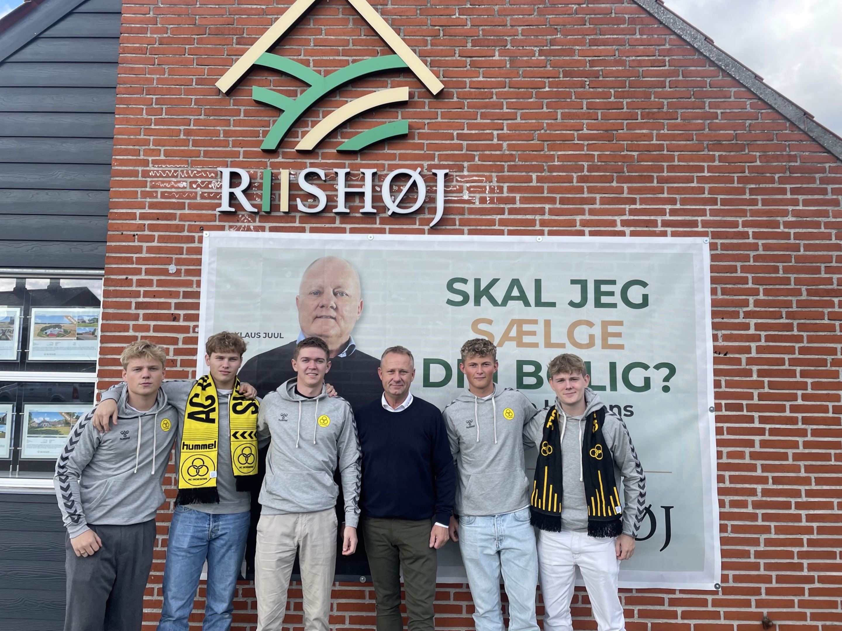 Riishøj donerer 10.000 kr.