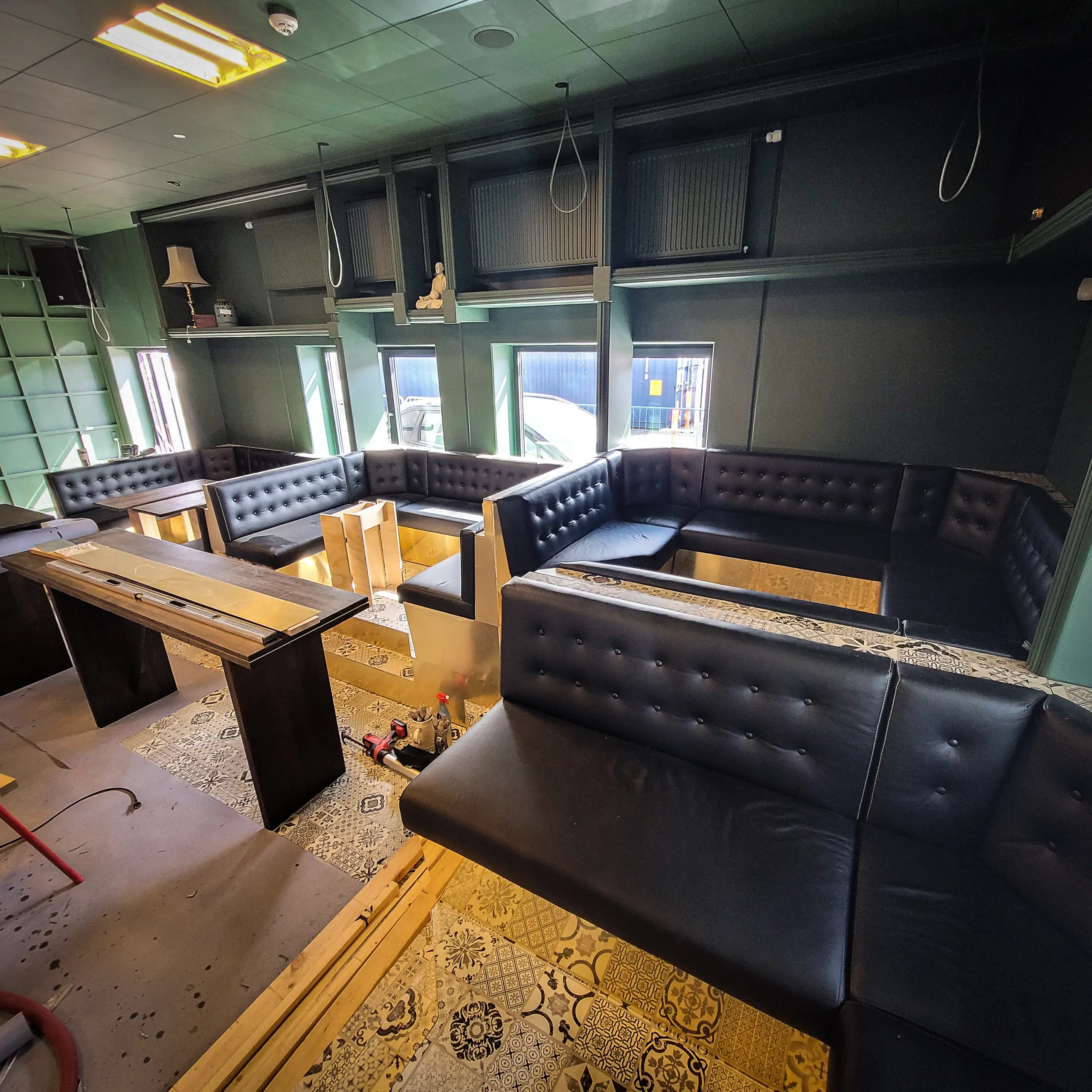 The Long Field Road opbygning