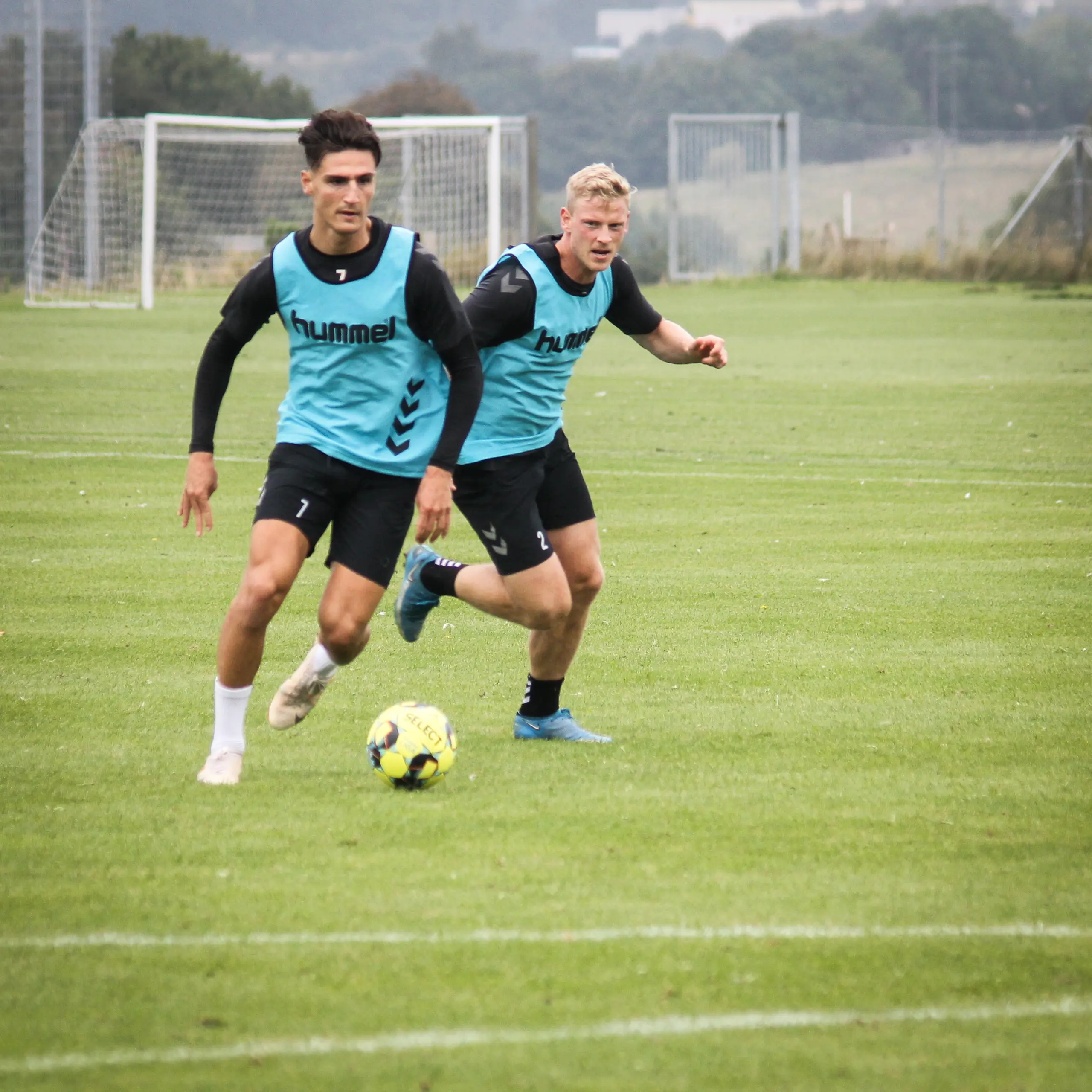 Lirim Qamili og Thor Lange til træning